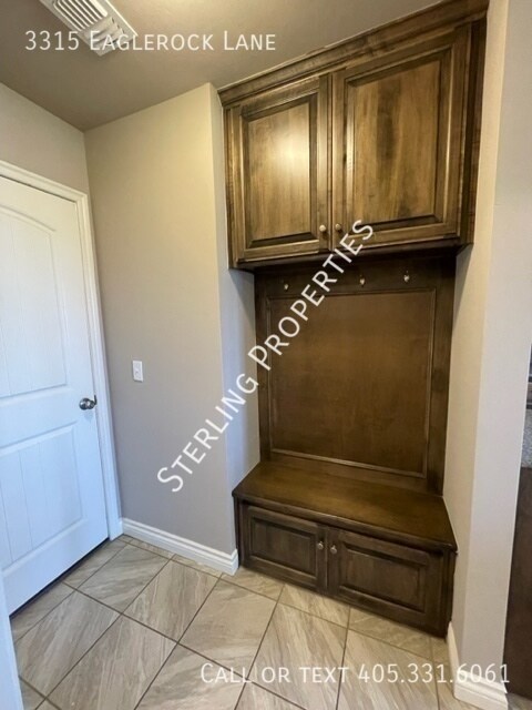 Building Photo - 3315 Eaglerock Ln