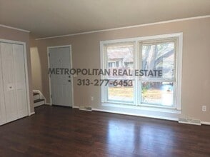 Building Photo - 474 Robbe Ave