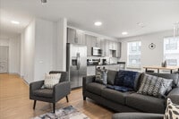 Building Photo - 2039 Woodburn Ave