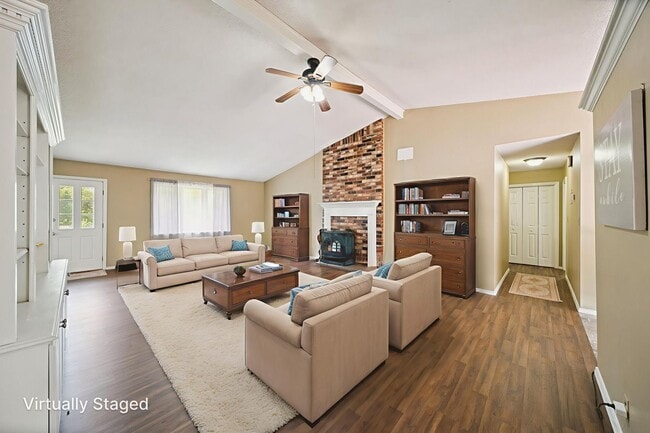 Building Photo - House for Rent 3 Bedrooms 2 Bath !!!!!