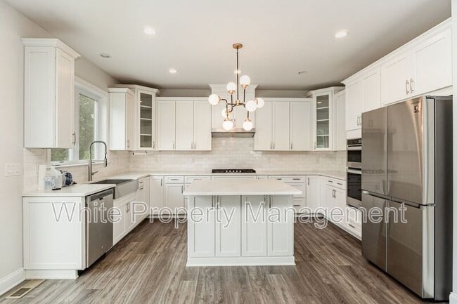 Building Photo - 209 Forsythia Ln