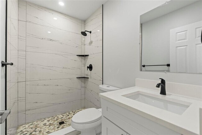 Building Photo - 1946 Rodman St