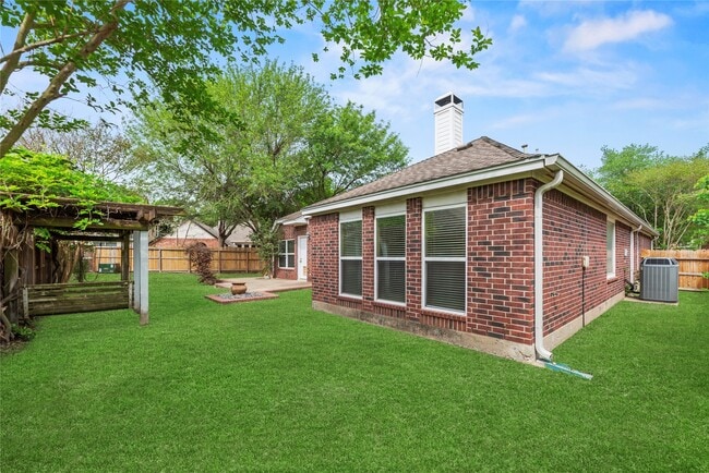 Building Photo - 11619 Cedarvale Ln