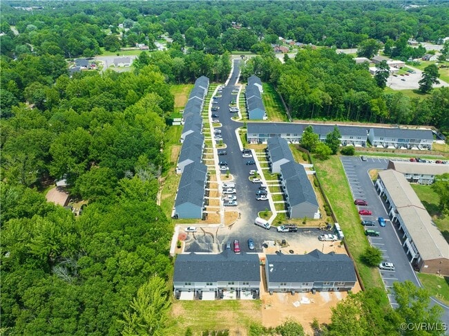 Building Photo - 1121 Canterbury Rdg Rd