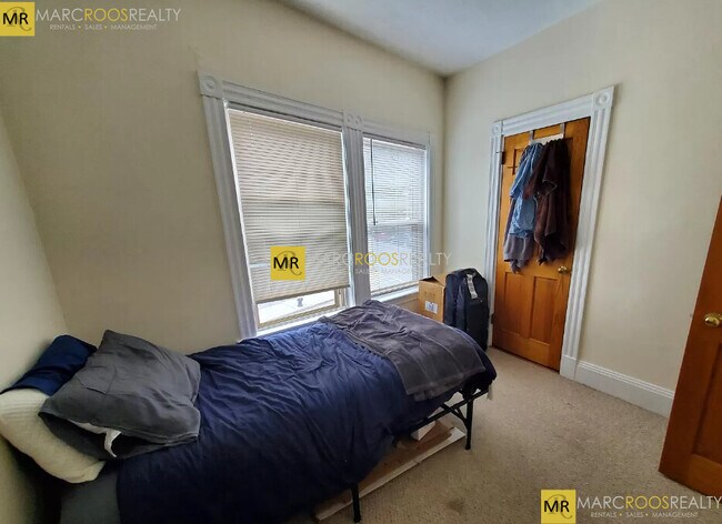 Building Photo - 149 Centre St