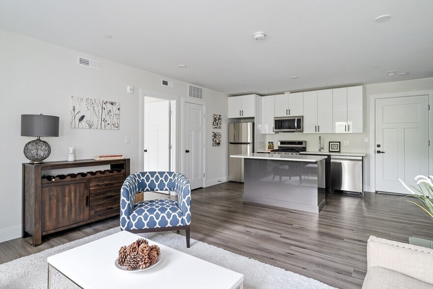 Building Photo - 319 Belgrade Ave