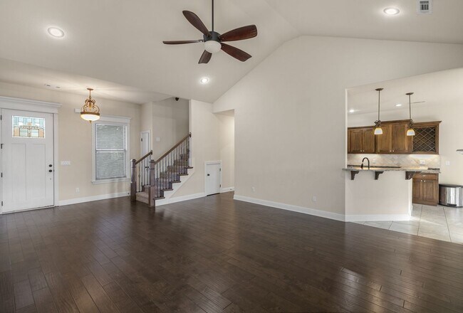 Building Photo - 2304 SW Chaddington Rd