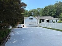 Building Photo - 158 Jelliff Mill Rd