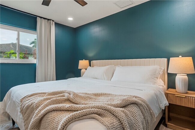 Building Photo - 2412 La Salle Ave