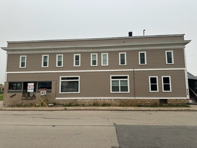 Primary Photo - 205 N Maple St