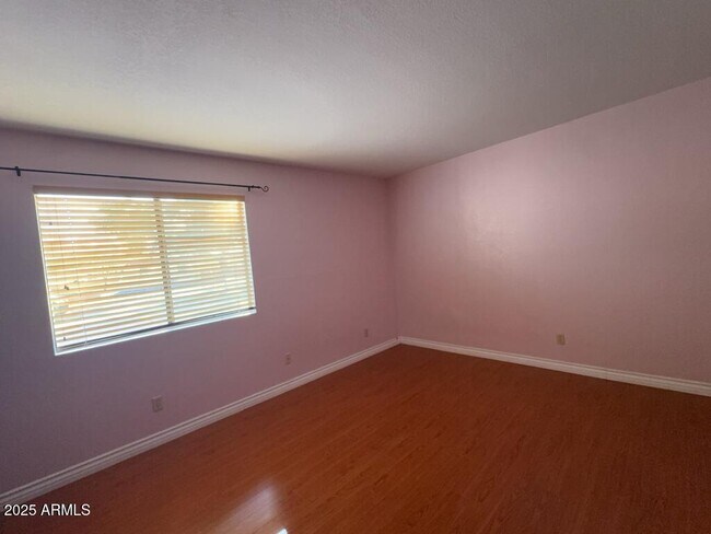 Building Photo - 4305 Ave Palermo