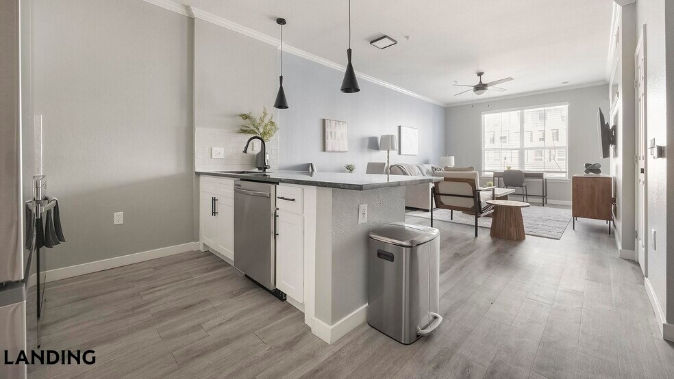 Building Photo - 901 Colorado Blvd