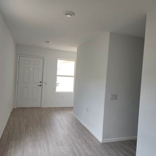 Building Photo - Welcome to the Heartbeat of South San Antonio In Vida