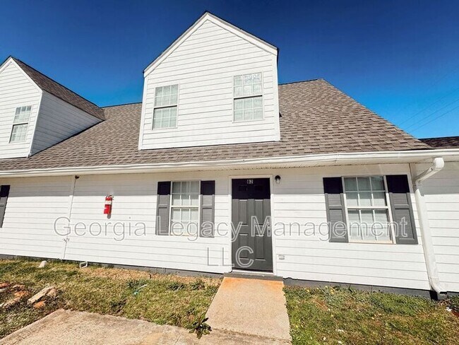 Building Photo - 896 Campbell St