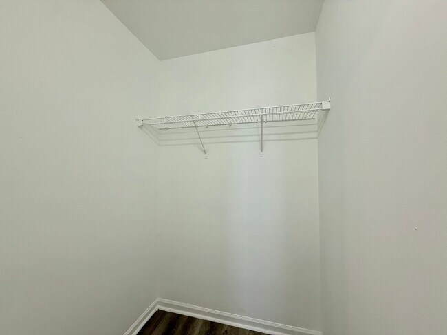 Building Photo - 4605 Palm Breeze Ln