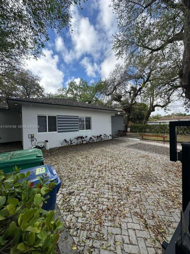 Building Photo - 9999 NW 23rd Ave