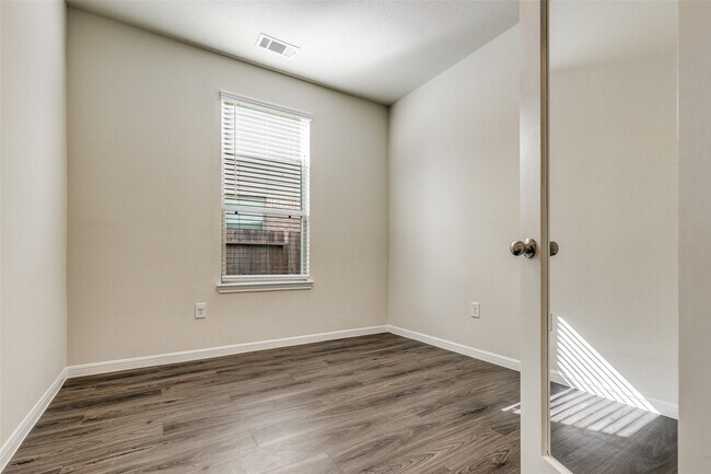 Building Photo - 18955 Buckley Oak Dr