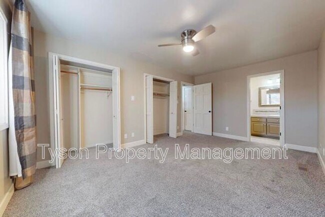Building Photo - 6208 Sabre Ct NW