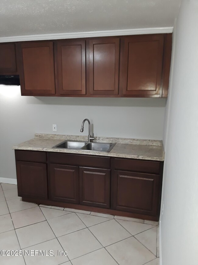 Building Photo - 6704 Helston Ct