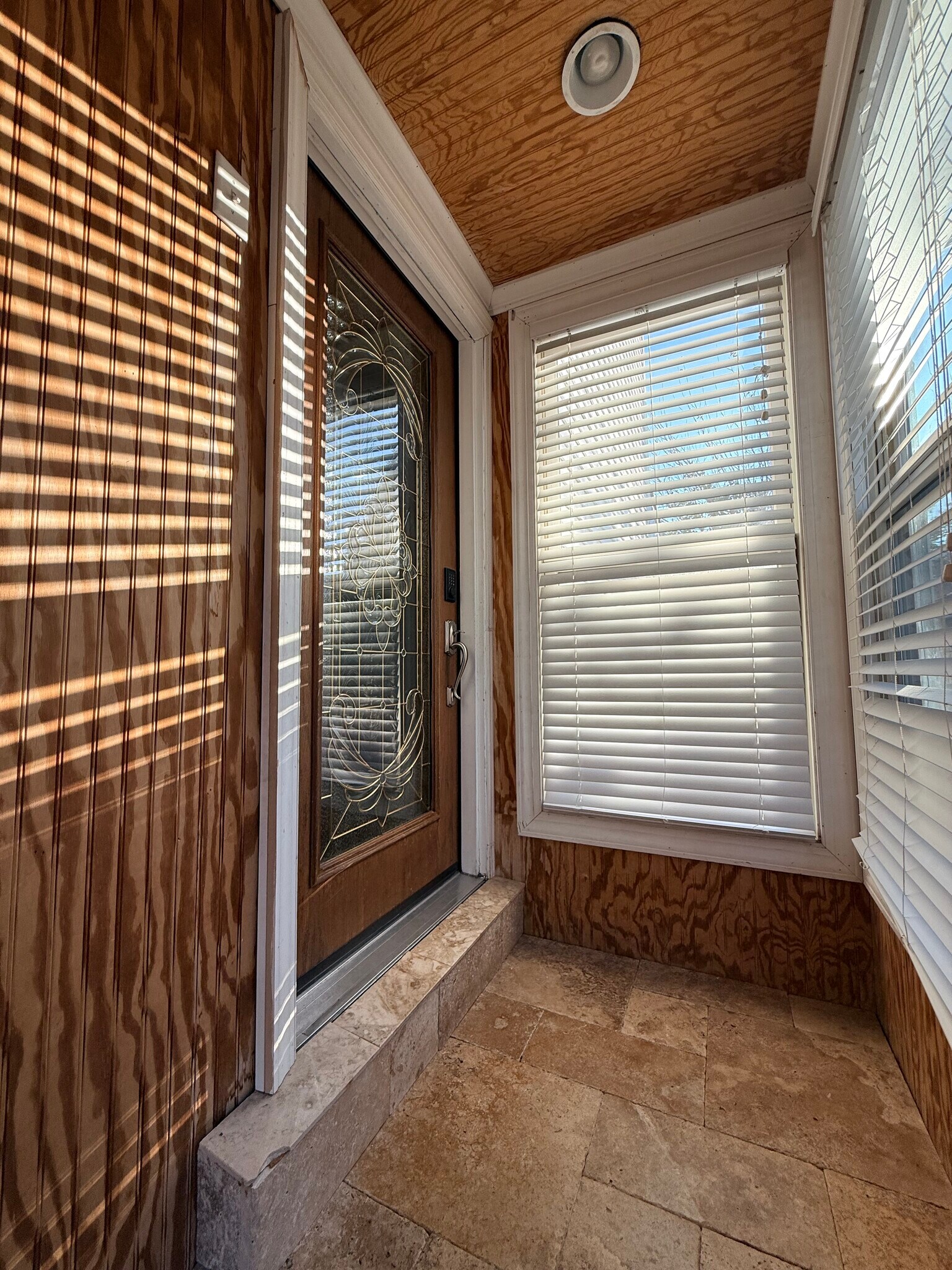 Building Photo - 3808 Ronnald Dr