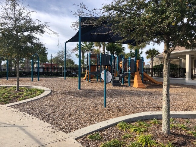 Building Photo - 3/2 house no carpet located in Sun City Center