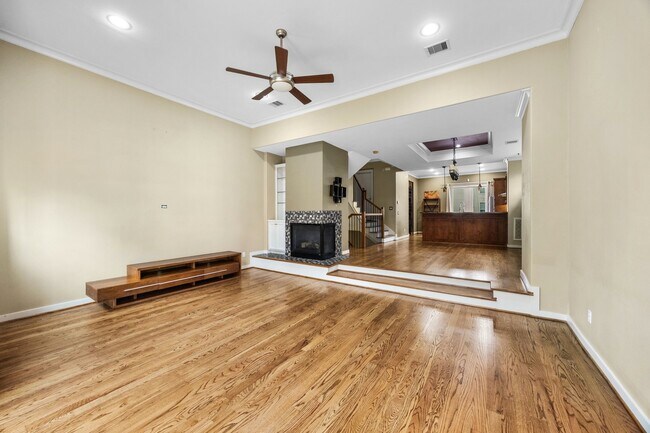 Building Photo - 510 Jackson Hill St