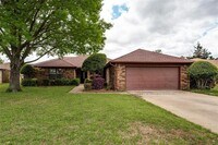 Building Photo - 8966 Hialeah Cir S