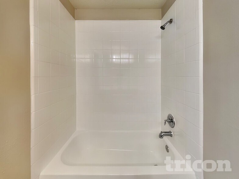 Building Photo - 12230 Scarlet River Dr