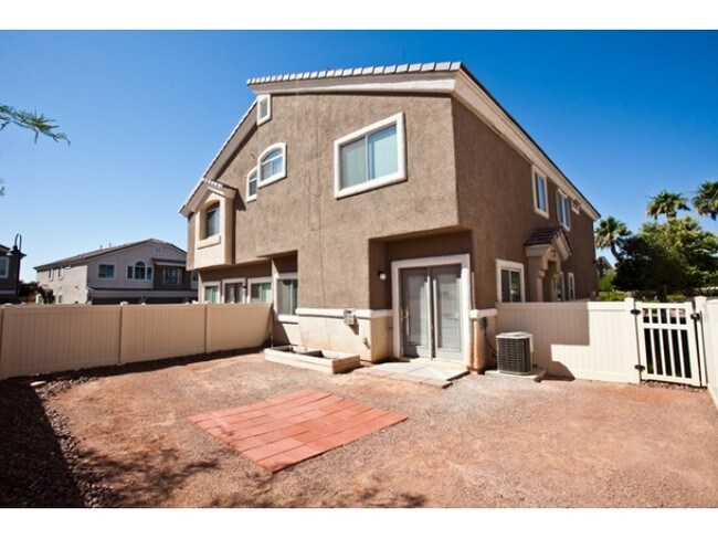 Building Photo - 3504 Glorious Iris Pl