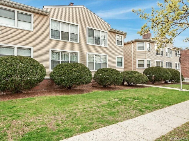 Building Photo - 15 Quinby Ave
