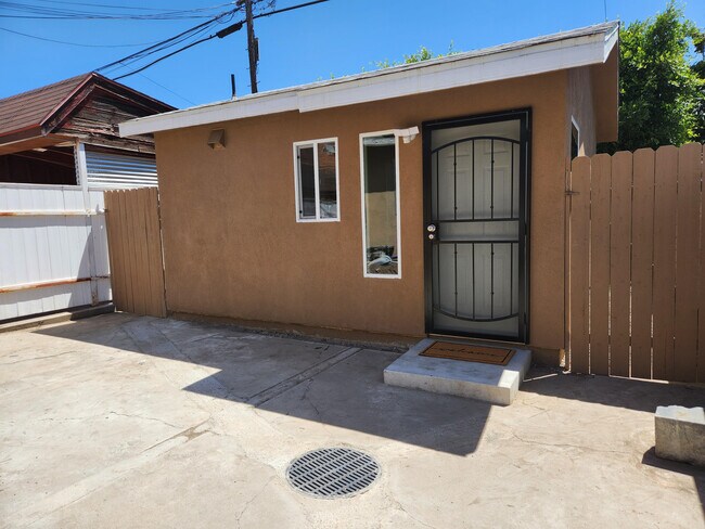 Primary Photo - 12304 Birch Ave