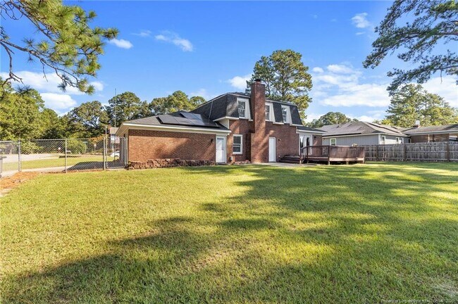 Building Photo - 5839 Rivercroft Rd