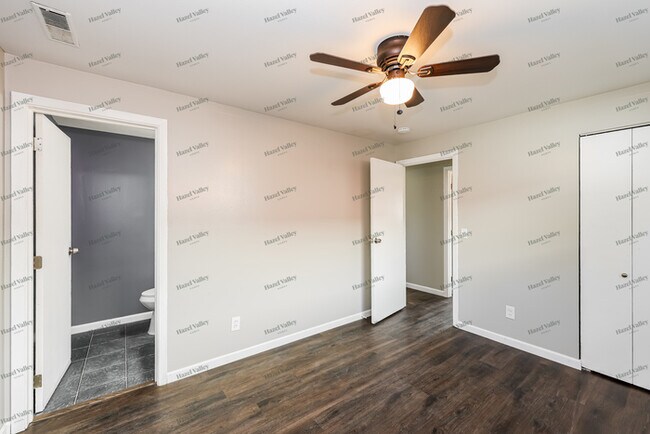 Building Photo - 287 Shaker Ct