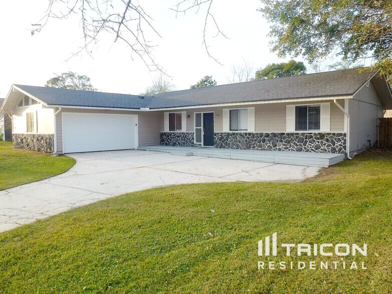 Building Photo - 5726 Springhaven Dr