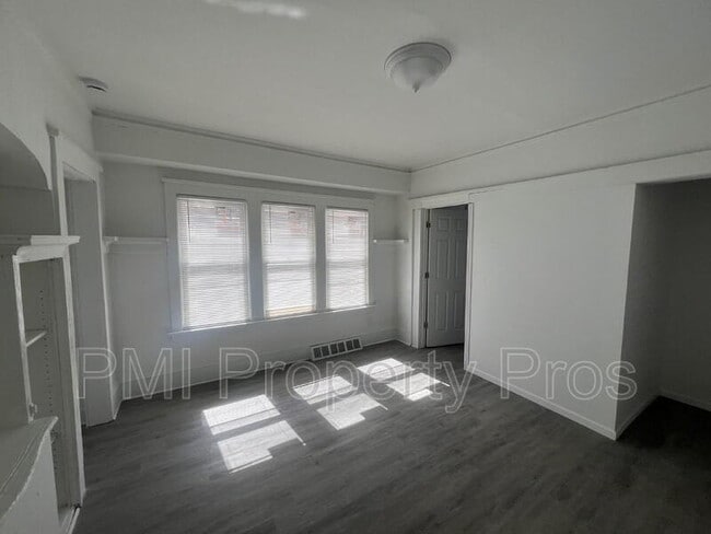 Building Photo - 3284 N 30th St