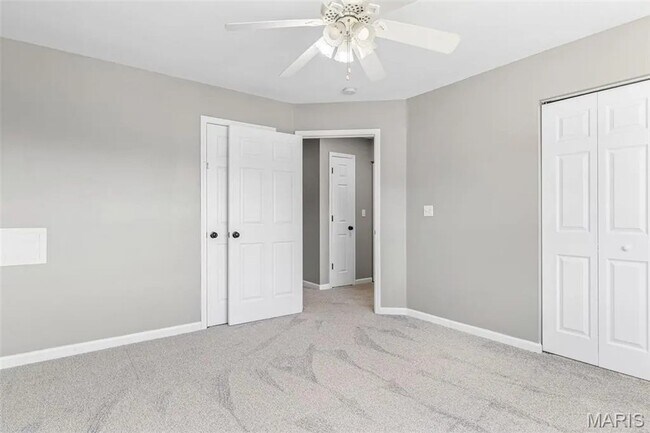 Building Photo - 489 Shade Tree Ln