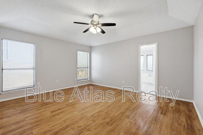 Building Photo - 6526 Aires Dr