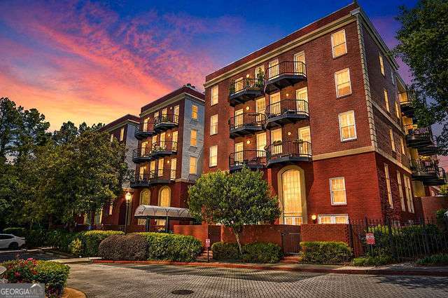 Building Photo - 2840 Peachtree Rd NW