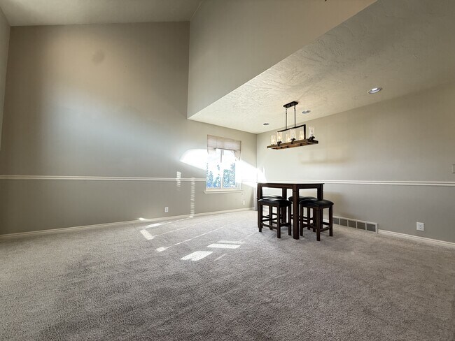 Building Photo - 3408 S Huntington Dr
