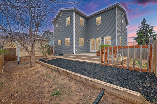Building Photo - 6674 Chantilly Pl