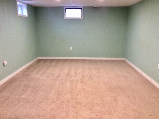 Building Photo - Cozy Single Family Home for Rent in Dickinson