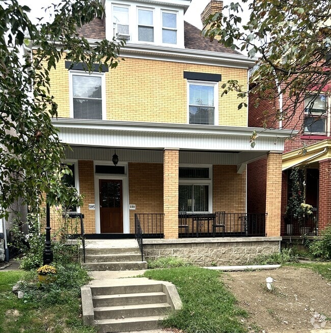 Building Photo - 5915 Alder St