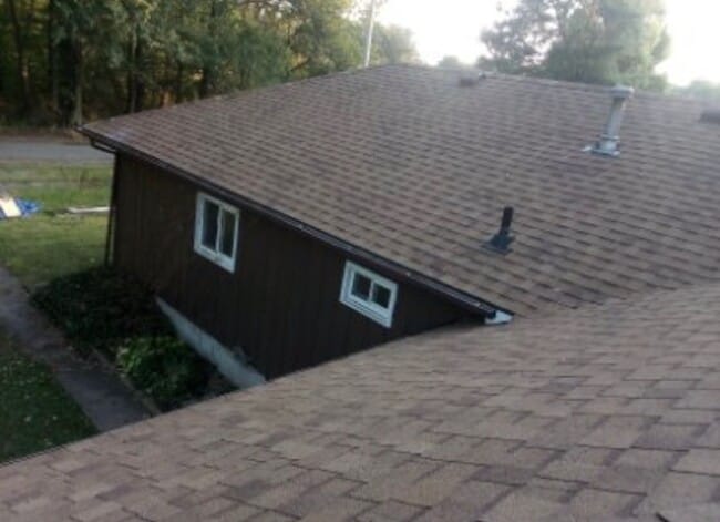 Building Photo - Great Location! $1,500 Down / $690 Month