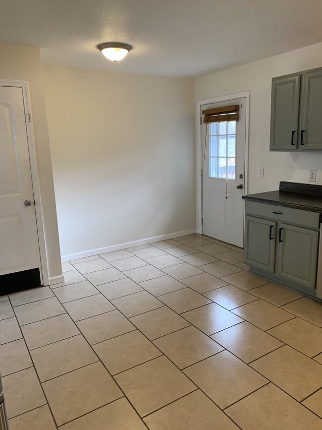 Building Photo - 9134 Westminister Cir Dr