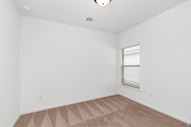 Building Photo - 28307 Moreau Dr