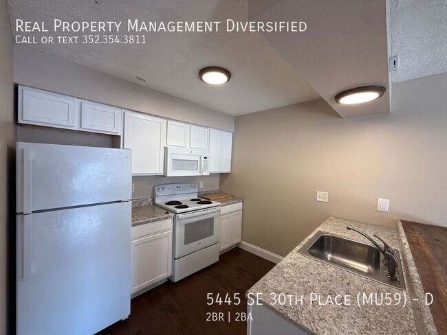 Building Photo - 5445 SE 30th Pl