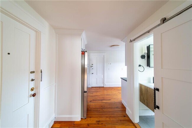 Building Photo - 21 Division St