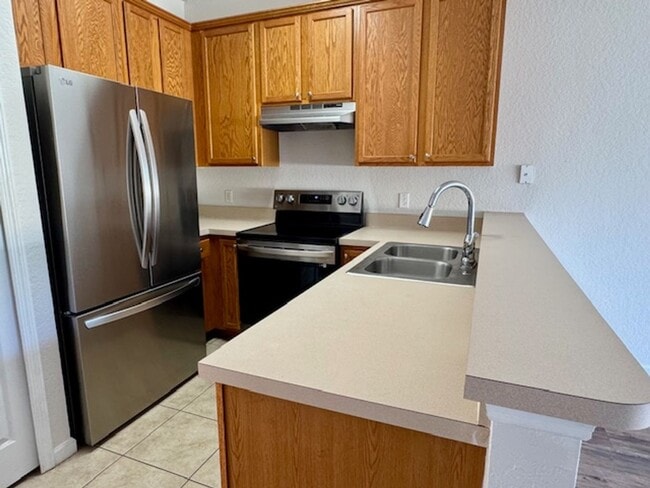 Building Photo - Peaceful 4 Bedroom 3 Full Bath Townhome In...