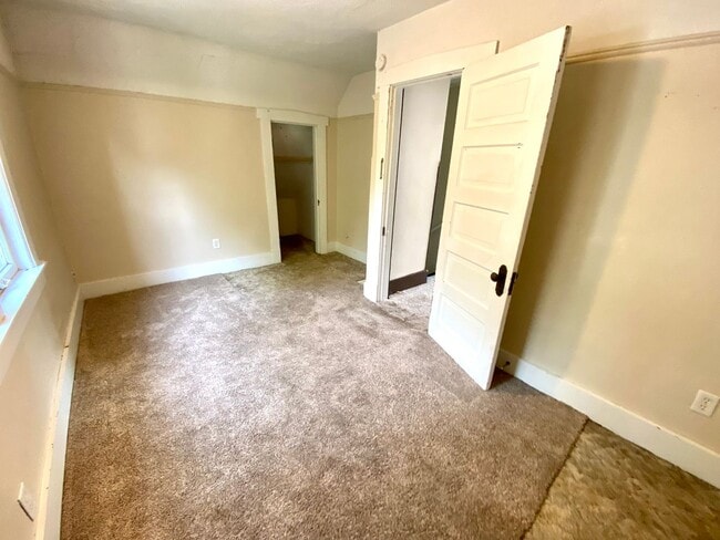 Building Photo - 3 bed/3bath home near NDSU