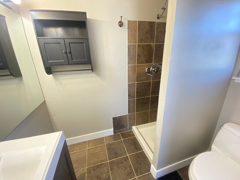 Master bath - 3934 Red Cedar Dr